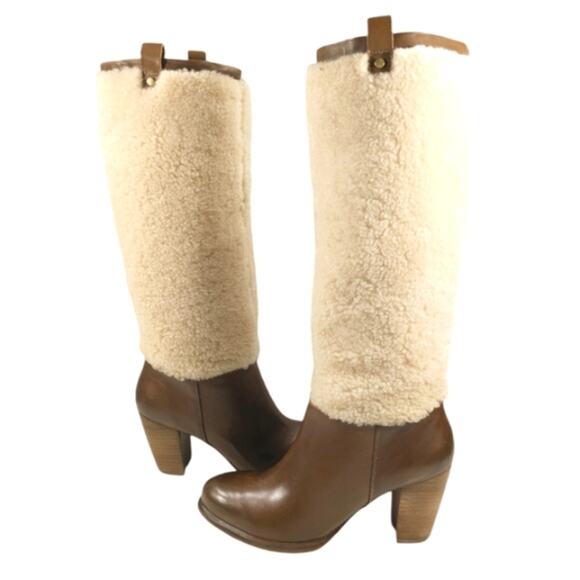 UGG AVA Exposed Shearling/Leather Boots EUC $275 Size 39 US 8  S3044 - Picture 1 of 12